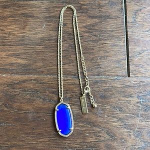 Elle Kendra Scott necklace